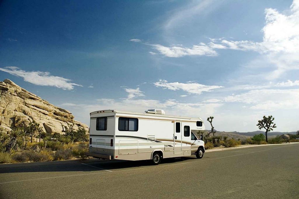 Can solar panels power an RV air conditioner