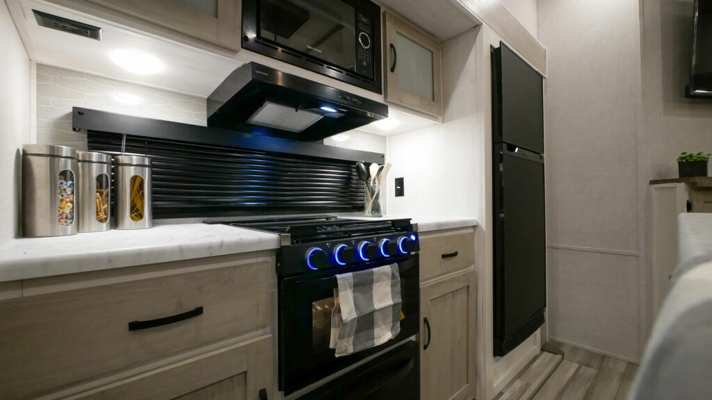 The 8 Best 3 Bedroom RVs and Travel Trailers on the Market (With Videos and Pricing) 17