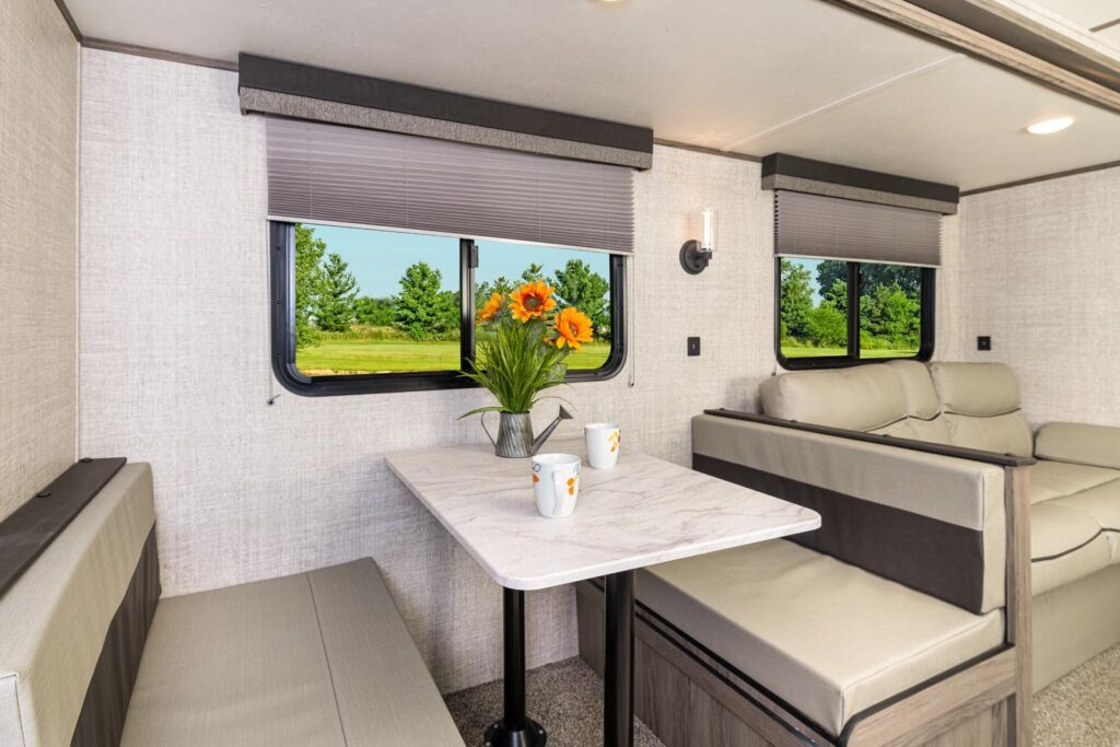 The Best Travel Trailer Brands On the Market in 2022 (With Pictures, Floor Plan and Prices) 22
