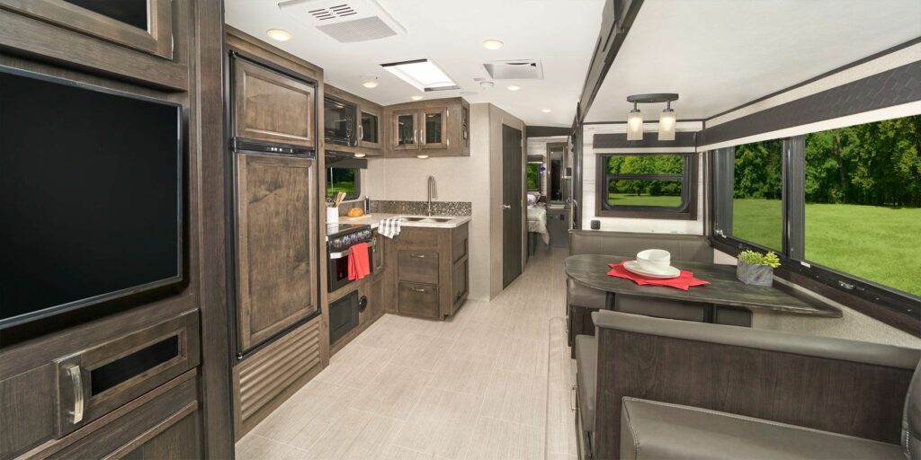 The Best Travel Trailer Brands On the Market in 2022 (With Pictures, Floor Plan and Prices) 2