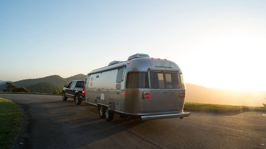 The Best Travel Trailer Brands On the Market in 2022 (With Pictures, Floor Plan and Prices) 14