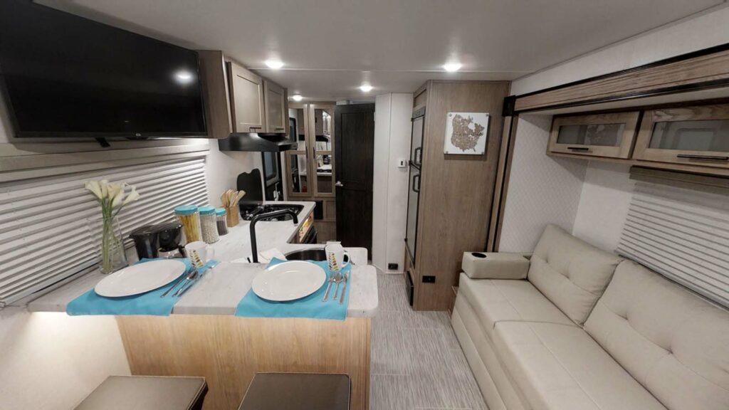 The Best Travel Trailer Brands On the Market in 2022 (With Pictures, Floor Plan and Prices) 43