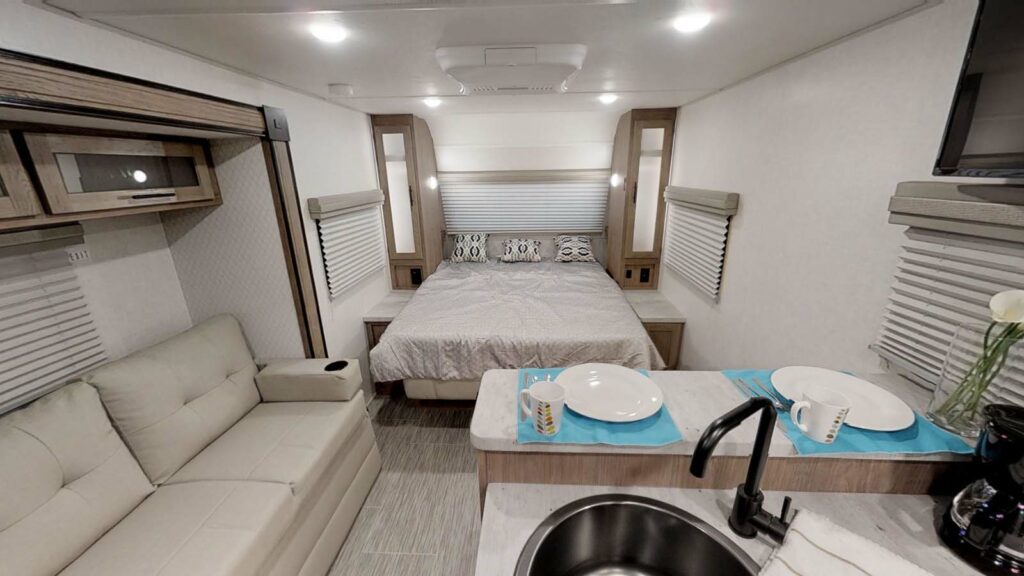 The Best Travel Trailer Brands On the Market in 2022 (With Pictures, Floor Plan and Prices) 45
