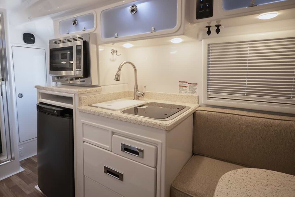 The Best Travel Trailer Brands On the Market in 2022 (With Pictures, Floor Plan and Prices) 31