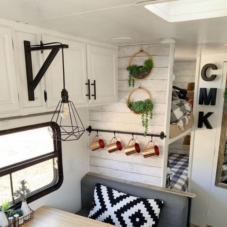 25 Beautiful RV Decorating Ideas (for Interior, bedroom, kitchen, etc) 82