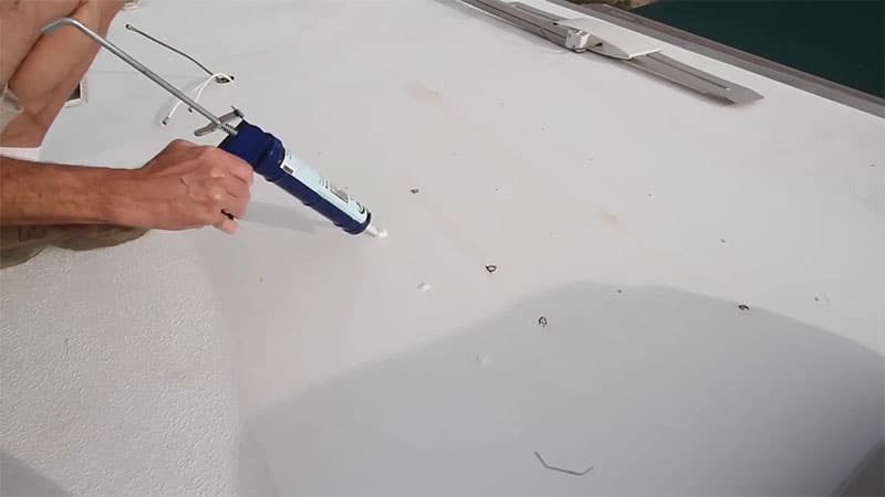 Is Flex Seal Safe To Use on an RV Roof? 4