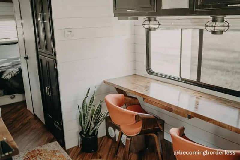 10 Brilliant RV Dinette Replacement Ideas That’ll Bring Your Rig to Life 6