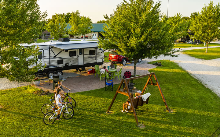 19 RV Campsite Setup Ideas to Personalize Your Space 1