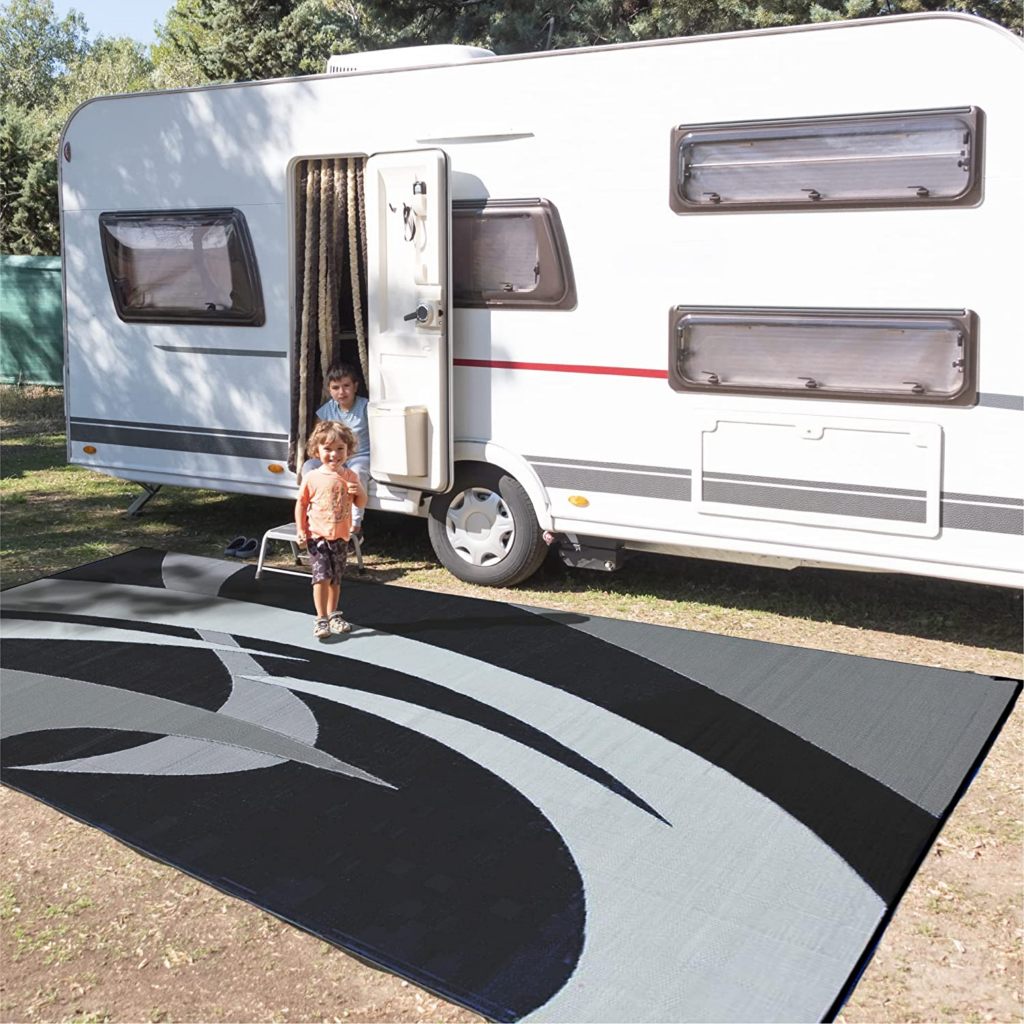 19 RV Campsite Setup Ideas to Personalize Your Space 9